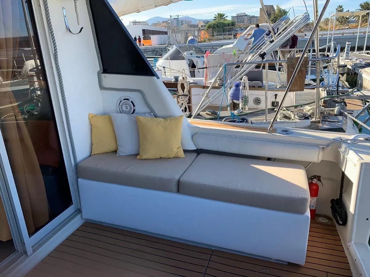 Отель Giorgia House Boat Палермо Ботель